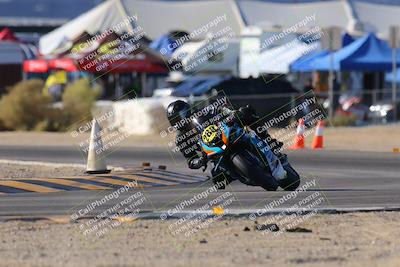 media/Dec-17-2023-CVMA (Sun) [[bf0c04832d]]/Race 2 Amateur Supersport Open/